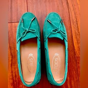 Fairly New Tod’s shoes Size 6